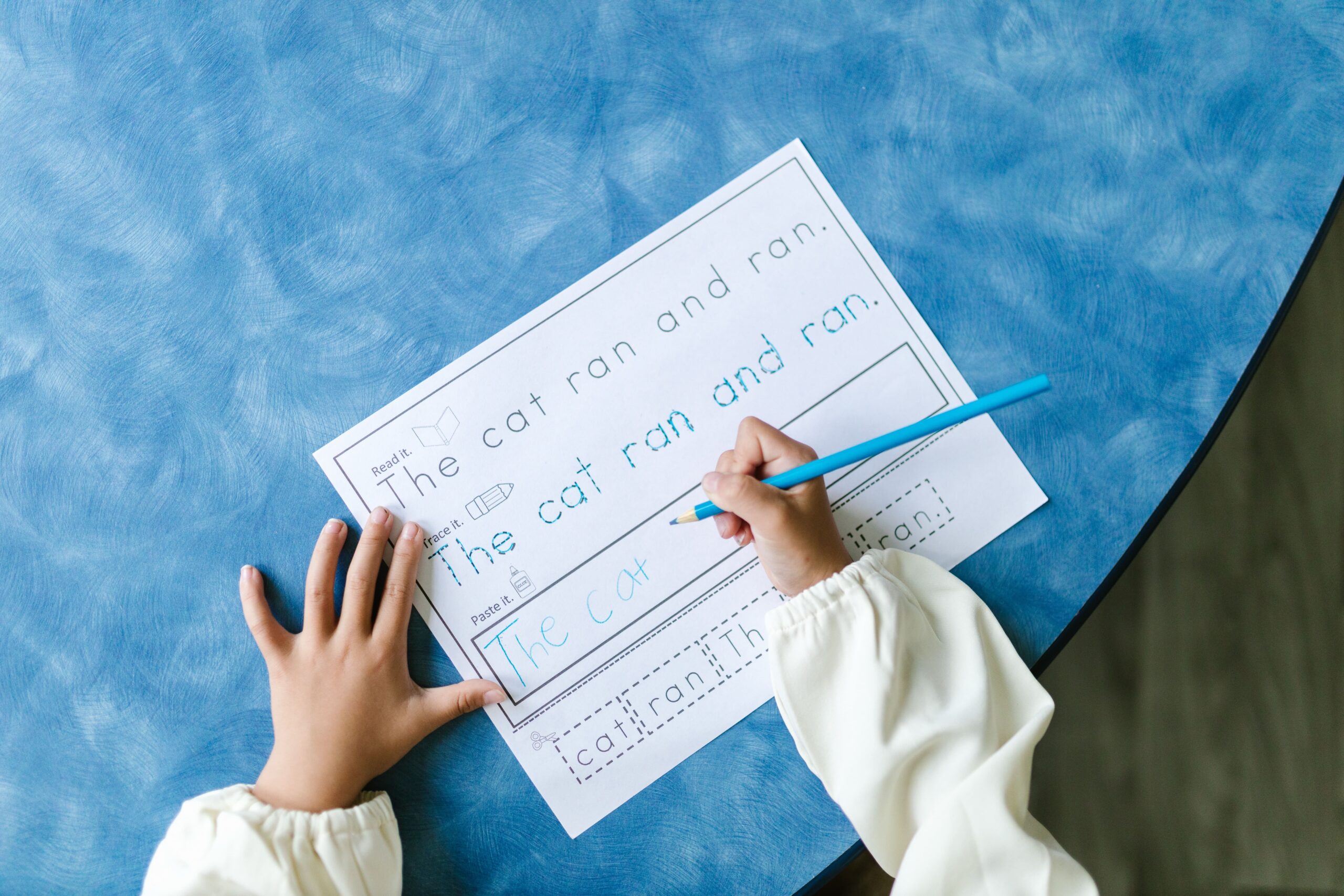 Buchstaben und Zahlen schreiben lernen
